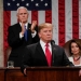 Trump hizo una pausa para hablar sobre el Estado de la Unión, junto a su vicepresidente, Mike Pence, y la presidenta de la Cámara de Representantes, Nancy Pelosi.