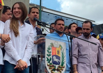 Migración Venezuela a Guaidó: Bienvenido presidente. Desde Las Mercedes, en Caracas, dijo que la línea de mando de la FANB estaba rota/TW @JGuaidó