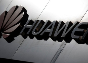 Logo de Huawei en una tienda de Pekín.