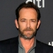 Muerte del actor Luke Perry habría sido por un derrame cerebral.