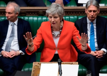 Theresa May hablando ante el Parlamento británico.