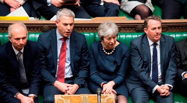 Theresa May durante el debate para prolongar el periodo de negociación del Brexit en el Parlamento de Londres.