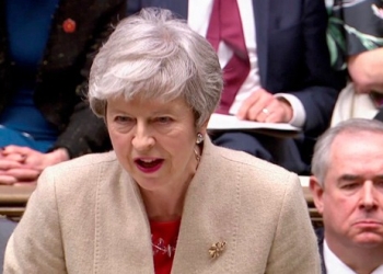 Theresa May hablando en su turno en el Parlamento de Londres, Reino Unido.