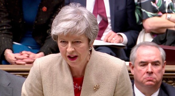 Theresa May hablando en su turno en el Parlamento de Londres, Reino Unido.