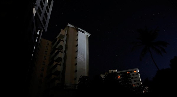 Caracas a oscuras durante apagón.