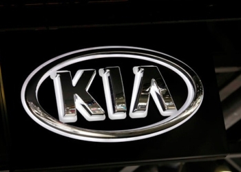 El logo de Kia Motors en Goyang, Corea del Sur.