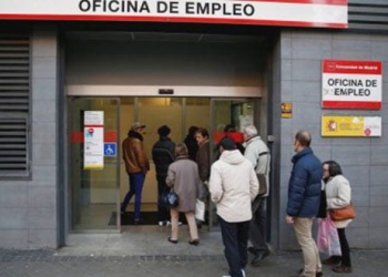 Conforme al más reciente resultado del sondeo de EPA, la cifra sobre el desempleo en España se incrementó en el primer trimestre de 2019 en 49.900 personas.