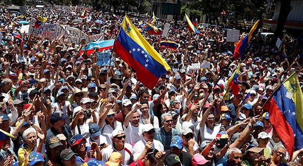 Venezolanos abarrotaron las calles en el simulacro de la "Operación Libertad" convocada por Guaidó