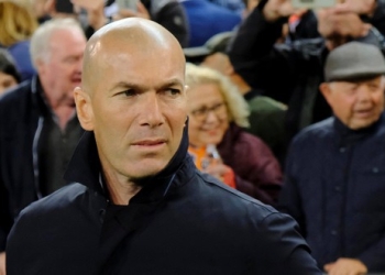 Zinedine Zidane durante el partido ante el Valencia