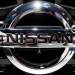 Logo de Nissan en uno de los coches de la marca en la feria del automóvil de Detroit.