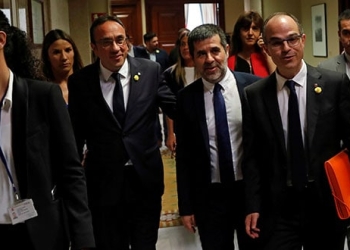 Con la decisión de la Mesa del Congreso de este viernes, los políticos catalanes encarcelados se despojan automáticamente de sus funciones parlamentarias.
