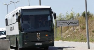 La foto de la emisora Radio María España recoge uno de los momentos del traslado de los encausados independentistas desde Madrid a Barcelona, donde permanecerán en prisión en espera de la decisión del Supremo.