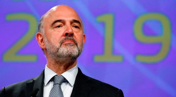 Pierre Moscovici dejó claro que Italia debe enderezar su rumbo económico.