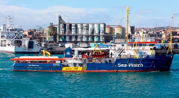 El barco 'Sea Watch 3' es famoso por rescatar migrantes africanos en el Mediterráneo.