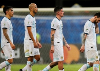 Argentina debuta con derrota en la Copa América por primera vez desde 1976