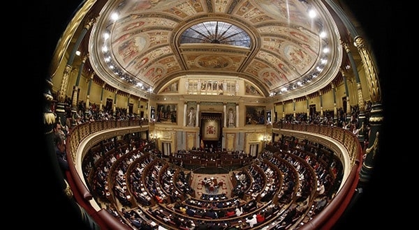 Mesa del Congreso dictaminó que no reducirá el número de escaños, pese a la suspensión de los independentistas