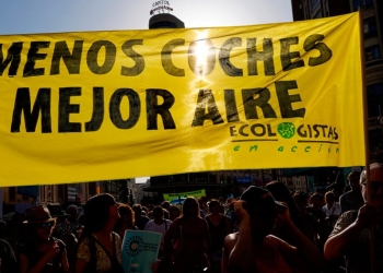 Activistas protestaron a favor de Madrid Central.