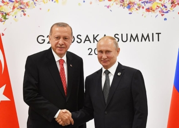 En 2017, Erdogan y Putin suscribieron el convenio sobre la adquisición del sistema de defensa ruso S-400 que comenzó a llegar a Turquía, en contra de las normas de la OTAN