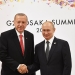 En 2017, Erdogan y Putin suscribieron el convenio sobre la adquisición del sistema de defensa ruso S-400 que comenzó a llegar a Turquía, en contra de las normas de la OTAN