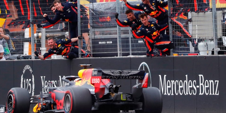 El Red Bull de Verstappen se quedó con el GP de Alemania.