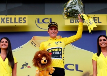 Mike Teunissen se quedó con la primera etapa del Tour de Francia.