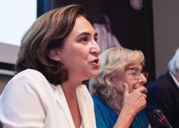 La alcaldesa de Barcelona Ada Colau afirmó que no cree que las medidas contra la contaminación sean impopulares, sino que la ciudadanía las está pidiendo.