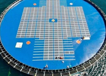 Energía solar flotante