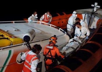 El barco ha estado en el mar desde el 2 de agosto y ahora está en algún lugar entre Lampedusa y Malta