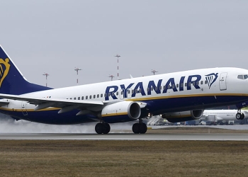 Operadores de cabina de Ryanair convocan huelga para el mes de septiembre