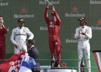 Valtteri Bottas, Charles LeClerc y Lewis Hamilton en el podio del Gran Premio de Monza