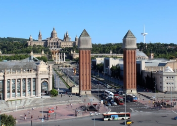 vehículos contaminantes cifras turísticas barcelona