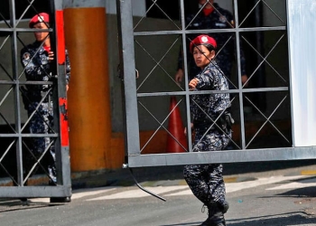 Funcionarios de las policías Sebin y Dgcim de Venezuela fueron sancionados por tortura y otras violaciones de derechos humanos.