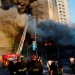 Protestas y saqueos en Chile provocaron un gran incendio en un centro comercial de Santiago.