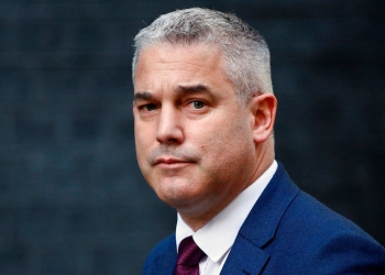 Stephen Barclay afirmó que el Ejecutivo cumplirá con la nueva ley promulgada por el Parlamento.