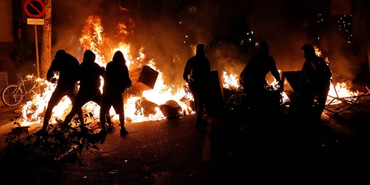 Protestas independentistas desataron violencia en Barcelona
