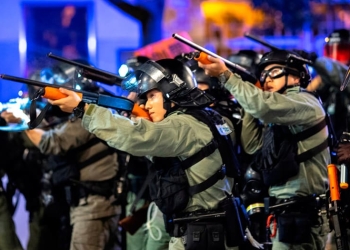 La violencia en las calles hongkonesas se ha intensificado.