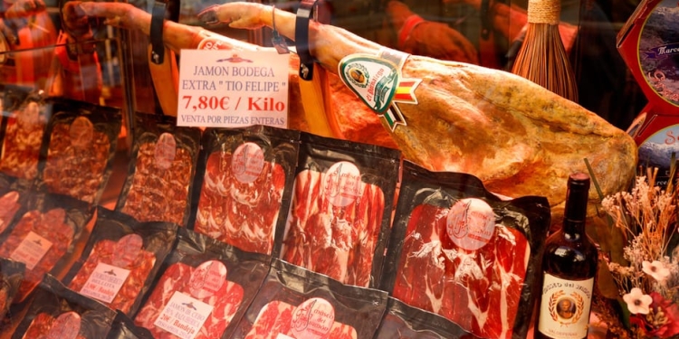 Numerosos productos españoles se verían afectados por los aranceles, incluido el jamón.