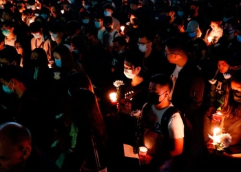 Vigilia de estudiantes para recordar a Alex Chow