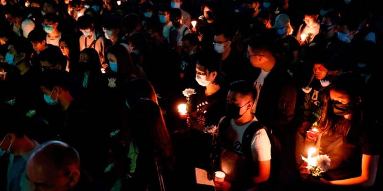 Vigilia de estudiantes para recordar a Alex Chow