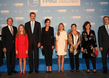 La familia Real junto a representantes de Estado durante la ceremonia de la Princesa de Girona 2019