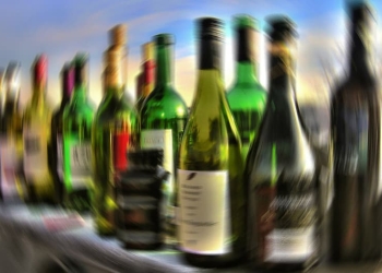 Tendencias apuntan a un alza de 10% en consumo per cápita mundial de alcohol