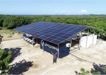 Habitantes de Kiunga ahora cuentan con agua potable, gracias a un sistema  de desalinización con energía solar