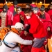 Miembros de la Cruz Roja atendieron a los migrantes en el puerto de Melilla