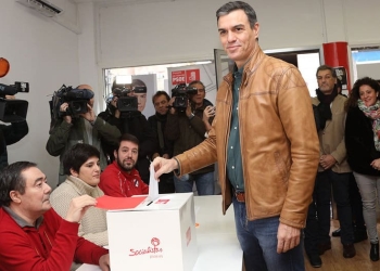 Pedro Sánchez, presidente del Gobierno en funciones, vota en el proceso de consulta del PSOE