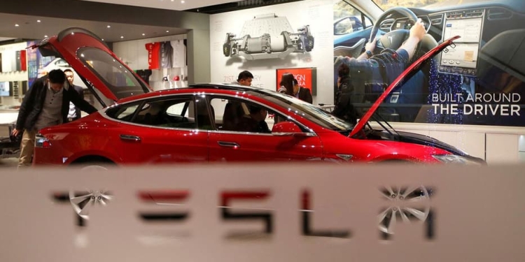 Las autoridades alemanas ofrecen subvencionar con hasta 6 mil euros la adquisición de los coches eléctricos de Tesla.