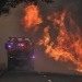 Un camión de bomberos cerca de un incendio forestal en Nana Glen, cerca de Coffs Harbour, Australia. 12 de noviembre de 2019.