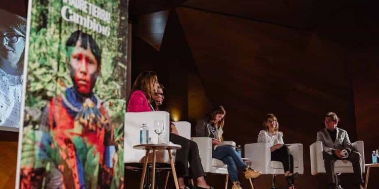 Se gana en efectividad y eficiencia cuando se informa a la sociedad sobre su esfuerzo, el impacto que tienen las acciones sostenibles. “El ciudadano tiene que percibir que actuando localmente participa en la globalidad”.