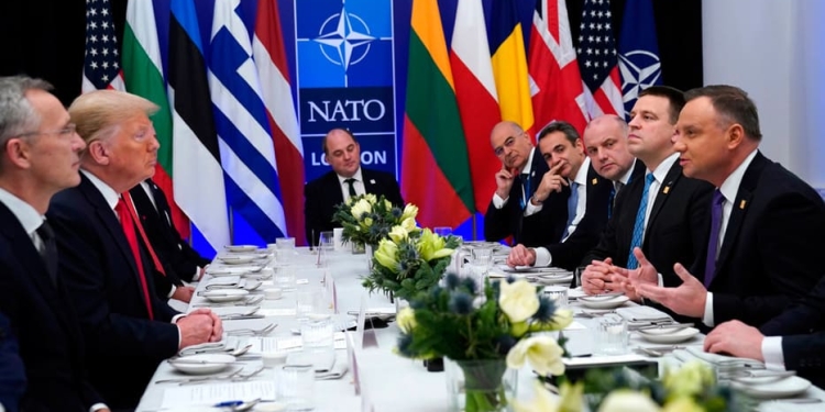 La cumbre de la OTAN culminó con mucha cordialidad entre sus líderes