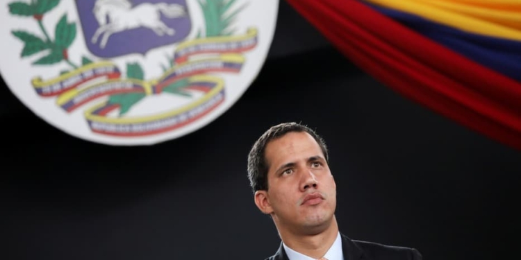 Juan Guaidó se reunirá con Mike Pompeo en Colombia