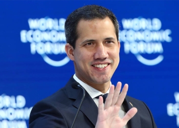 Guaidó culminó su agenda en Davos y ahora se dirige a Francia y España